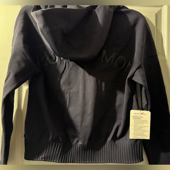 🆕NWT Lululemon Black Shaped Jacket Expression—received as a gift, size 4 - Picture 2 of 5